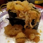 回転寿し トリトン - こぼれ松前数の子軍艦のよう。