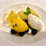 Uminogo Chisou Watanabe - デザート。
                      白桃のコンポートとパッションフルーツのソルベ。