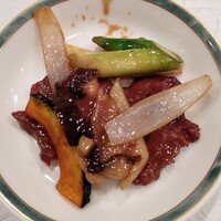 中国料理 桃花林 - 牛肉の黒胡椒ソース炒め