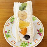 Kajuru - クリームチーズ入り ミックスサンド…税込680円