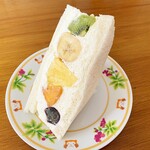 Kajuru - クリームチーズ入り ミックスサンド…税込680円