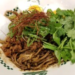 麺屋 六感堂 - 大人のブラック担々麺（汁なし）＋パクチー