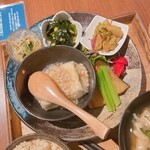 玄三庵 - 春雨サラダ、わかめサラダ(？)、さつまいもとアスパラのカレー炒め、揚げ出し豆腐鶏そぼろあん、
