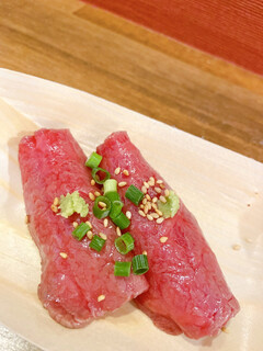 信州和牛専門店 まる牛 - 霜降り2貫（1,100円）