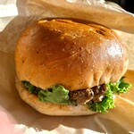 カフェ バイ サークル - 牛たんバーガー