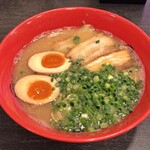 長浜ラーメン博多屋 - 長浜ラーメン煮玉子トッピング