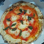 Drivethrough Pizza Woodbakers - 