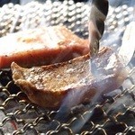 Sumibi Yakiniku Kisen - 貴仙のお肉は超新鮮！炭火の芳ばしい香りとともに焼くから更に美味しいです♪