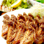 つばさや - 料理写真:つばさや名物　手羽先唐揚げ　1人前5本　399円