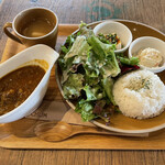 チャムアパートメント - 自家製カレー定食