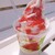 もりもと - 北海道いちごソフト(￥370)。
ソフトクリームと苺ソースはそれぞれ対になるような味です。
