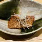 鮨 由う - ・鮪 カマトロ煮