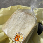 パン工房 ログ - プルマン　¥320-内税　2021.8.29 Sun.