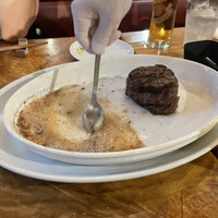 カルネジーオ イースト - 