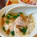 Bankoku Okiddo - 前菜のスープ