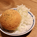 餃子とスパークリング バブルス - カニクリームコロッケ