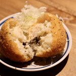 餃子とスパークリング バブルス - カニクリームコロッケ