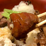 神楽坂 翔山亭 黒毛和牛贅沢重専門店 - 肉ロールご飯を楽しむ