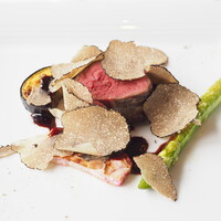 インカント - 岩手県産　短角牛の高級フィレ肉ロースト　イタリア産トリュフ