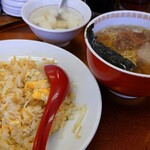 錦華楼 - 半チャンセット(醤油ラーメン)