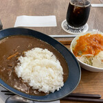 Maeda Kohi - チキンカレーのドリンク付きランチセット ¥950 + サラダ ¥150