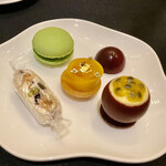 ガストロノミー ジョエル・ロブション - 