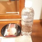 ホテルパールガーデン - お菓子と水