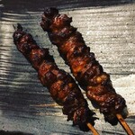 鮮度の極み 魚もつ - 熟成鶏皮串