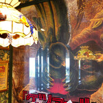 ラッキーピエロ - ケツァールの絵画が飾ってあるお店って日本でここだけでしょ。