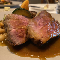 レグリエ - キントア豚肩ロースのグリエとステーキアッシュ