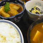 大衆割烹 三州屋 - 銀むつあら煮定食900円