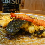 鈴木酒販小売部 - 今日のお通しは鮭トバ、海苔天、ビスケット