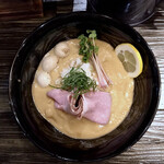 魚々麺 園 - 限定 オマール海老の冷やし白湯そば ラーメン トッピンウズラの炙り味玉  上から