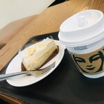 STARBUCKS COFFEE - バナナのアーモンドミルクケーキ　とドリップコーヒー
