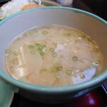丸光亭 - 「カツオ刺身定食」の豚汁をアップで‥