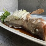老虎菜 - 鮮魚の蒸し物中国オリーブ醤油