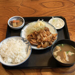 竹やん - 豚キムチ定食。素晴らしいバランスのザ・定食です。