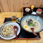 らーめんやな川 - ラーメン＋半チャン　¥800