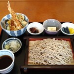 手打ちそば 弥栄 - ミニ天丼セット。せいろで。