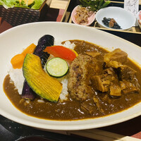 個室和食 肉割烹 吟次郎 品川駅前店 - 氷温熟成牛のハンバーグカレー　1,100円