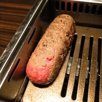 焼肉うしごろ 銀座並木通り店 - 究極の黒タンバーグ