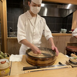 鮨 むらやま - おいたさんもシャリを切る！笑