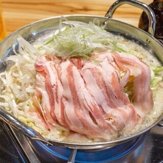 There is also a 2.5-hour all-you-can-drink course where you can choose pork belly hotpot or domestic offal hotpot!