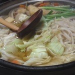 居酒屋 ふじさわ - ちゃんこ鍋二人前、醤油味、鶏肉を豚肉に差し替えバージョン