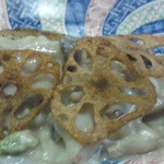 居酒屋 ふじさわ - この日のお通し、ブリの煮付けにホワイトソースがけ