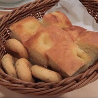 エリオ・ロカンダ・イタリアーナ - フォカッチャ＆タラーリ