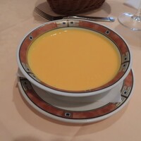 エリオ・ロカンダ・イタリアーナ - 冷製人参スープ