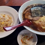 Chuukaryouri Minami - ワンタン麺Bセット　1050円