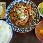 黒羽ドライブイン - モツ煮定食