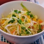 ウィンドー - 「サラダ（たれ付きでしたが私は使用しませんでした）」です(11/8UP)